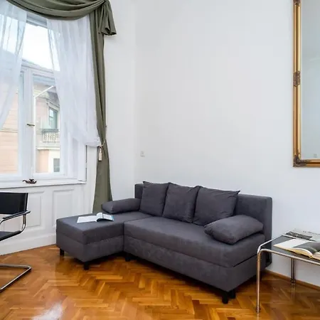아파트 Cozy And Large In Downtown 부다페스트